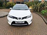 Used Toyota Auris Plus 132 HP (97 kW) 2015 White Hatchback