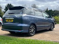 Begagnad Toyota Estima 2016 Grå Minibuss