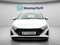 Used Hyundai i20 Advanced 100 HP (73 kW) 2024 White Hatchback