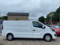 Used Vauxhall Vivaro Sportive 120 HP (88 kW) 2017 White MPV