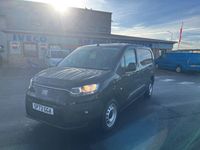 Begagnad Fiat Doblò 2023 Svart Minibuss