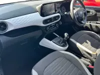 Used Hyundai i10 Premium 84 HP (61 kW) 2023 White Hatchback