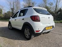 Used Dacia Sandero Lauréate 90 HP (66 kW) 2017 White Hatchback