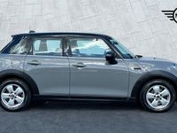 Usado Mini Cooper Classic 136 HP (100 kW) 2020 Cinzento Citadino