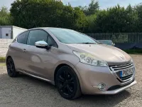 Used Peugeot 208 Allure 95 HP (69 kW) 2012 Pink Hatchback