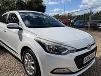 Used Hyundai i20 Edition 84 HP (61 kW) 2016 White Hatchback