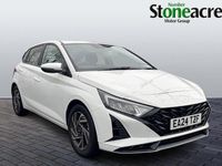 Used Hyundai i20 Advanced 100 HP (73 kW) 2024 White Hatchback