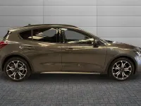 Usado Ford Focus Active X 125 HP (91 kW) 2023 Cinzento Citadino