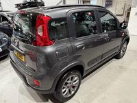 Usado Fiat Panda 4x4 S 85 HP (62 kW) 2018 Cinzento Citadino
