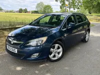 Used Vauxhall Astra SRi 165 HP (121 kW) 2012 Blue Estate