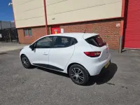 Used Renault Clio Expression 75 HP (55 kW) 2014 White Hatchback
