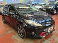 Begagnad Ford Fiesta Zetec 2012 Svart Halvkombi