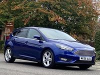 Begagnad Ford Focus Zetec 2016 Blå Halvkombi