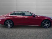 Usado Mercedes E300 AMG Line Premium 313 HP (230 kW) 2025 Vermelho Sedan