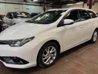 Used Toyota Auris Touring Sports 136 HP (100 kW) 2018 White Estate