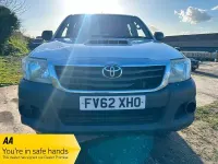 Used Toyota HiLux 144 HP (105 kW) 2012 White Pickup
