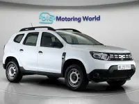 Używany Dacia Duster Essentiel 91 KM (66 kW) 2023 Biały SUV