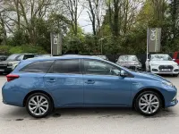 Used Toyota Auris Hybrid 2018 Blue Estate