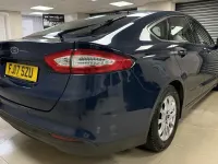 Used Ford Mondeo Zetec 120 HP (88 kW) 2017 Blue Hatchback
