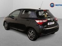 Begagnad Toyota Yaris 111 HK (81 kW) 2019 Svart Halvkombi