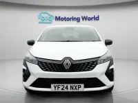 Used Renault Clio Techno 90 HP (66 kW) 2024 White Hatchback