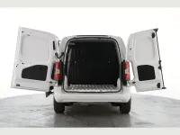 Used Vauxhall Combo 100 kW (136 HP) 2024 White MPV
