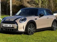 Używany Mini Cooper Classic 136 KM (100 kW) 2022 Szary Hatchback