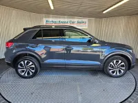 Usado VW T-Roc Active 150 CV (110 kW) 2021 Gris SUV