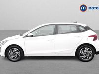 Used Hyundai i20 Advanced 101 HP (74 kW) 2024 White Hatchback
