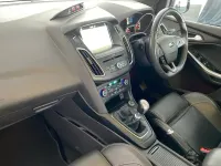 Used Ford Focus ST 250 HP (183 kW) 2017 Blue Hatchback