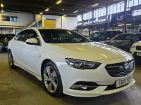 Used Vauxhall Insignia SRi 170 HP (125 kW) 2019 White Hatchback