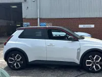 Used Renault R5 Komfort 110 kW (150 HP) 2025 Hatchback