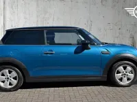 Usado Mini Cooper Classic 134 CV (98 kW) 2023 Azul Utilitario