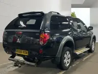 Usado Mitsubishi L200 Elegance 134 CV (98 kW) 2006 Negro Pickup/Camioneta