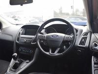 Used Ford Focus Zetec 125 HP (91 kW) 2017 Red Hatchback