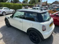 Used Mini Cooper Hatch 120 HP (88 kW) 2013 White Hatchback