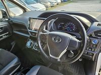 Begagnad Toyota Noah 2026 Vit Minibuss