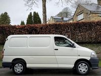 Begagnad Toyota HiAce 95 HK (69 kW) 2010 Vit Van