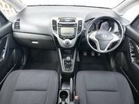 Used Hyundai ix20 Premium 90 HP (66 kW) 2017 White Hatchback