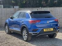 Usado VW T-Roc Design 150 HP (110 kW) 2018 Azul SUV