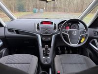 Used Vauxhall Zafira Tourer Design Edition 140 HP (102 kW) 2016 Red MPV