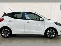 Used Hyundai i10 Advanced 62 HP (45 kW) 2024 White Hatchback