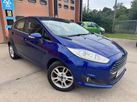 Usado Ford Fiesta Zetec 82 HP (60 kW) 2016 Azul Citadino