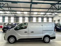 Używany Renault Trafic Business 2015 Srebrny Minivan