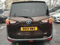 Used Toyota Sienta 2025 Brown MPV