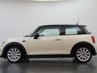 Usado Mini Cooper Classic 134 HP (98 kW) 2019 Branco Citadino