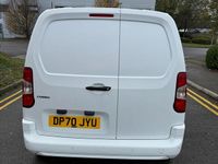 Used Vauxhall Combo Sportive 100 HP (73 kW) 2021 White MPV