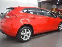 Used Volvo V40 120 HP (88 kW) 2016 Red Hatchback