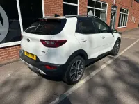 Used Kia Stonic 118 HP (86 kW) 2019 White SUV