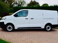 Used Citroën Dispatch 142 HP (104 kW) 2022 White MPV